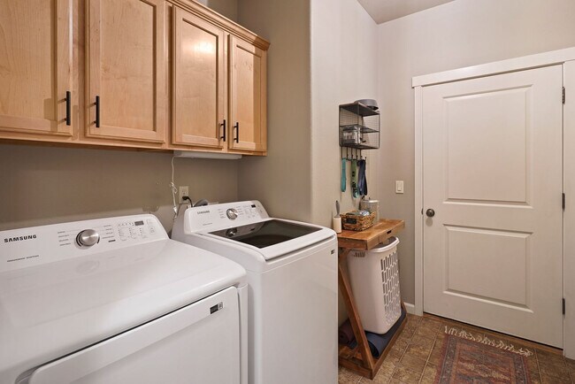 Building Photo - 20657 Beaumont Dr