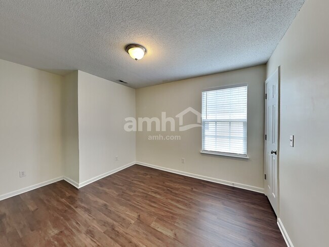 Building Photo - 4533 Hyperion Court