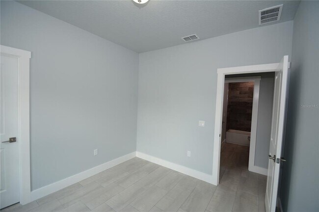 Building Photo - 28 Slumberland Path