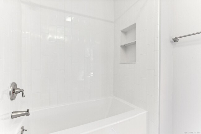 Building Photo - 48 Spyglass Cir