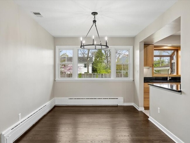 Building Photo - 619 Rockland Ave