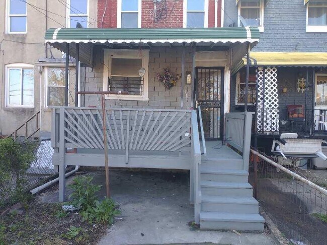 Building Photo - 1522 N Patterson Park Ave