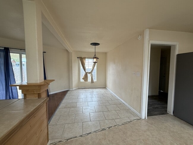 Building Photo - 2347 Cannon Ave