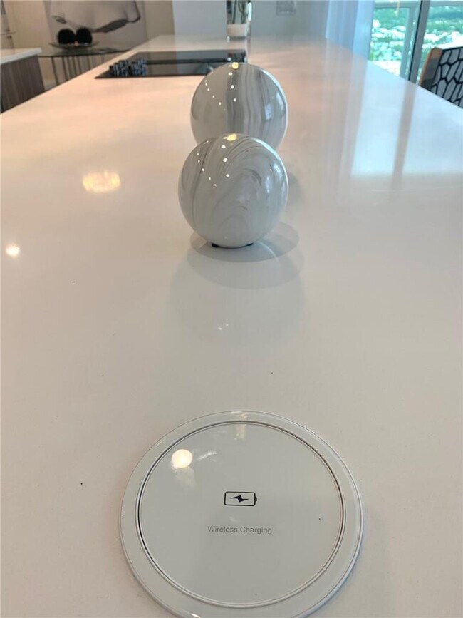 Building Photo - 350 SE 2nd St