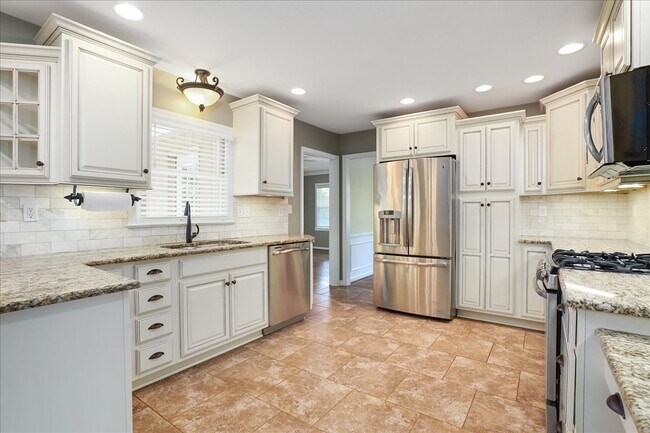 Building Photo - 6309 Regal Rd