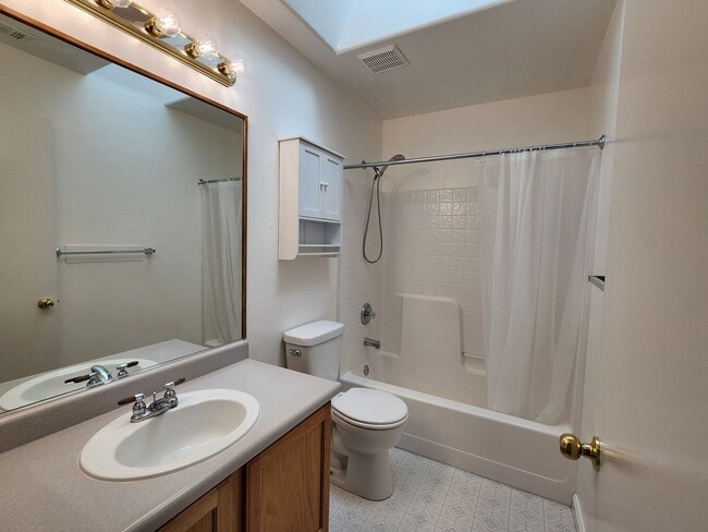 Building Photo - Patio Home For Rent in Winhaven Gardens