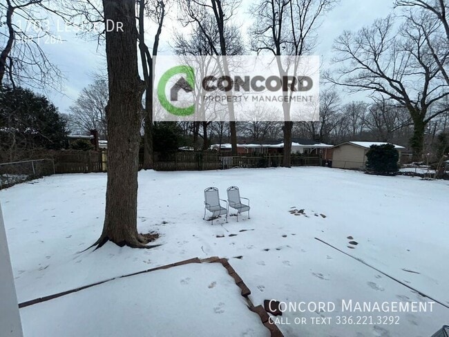 Building Photo - 1703 Leslie Rd