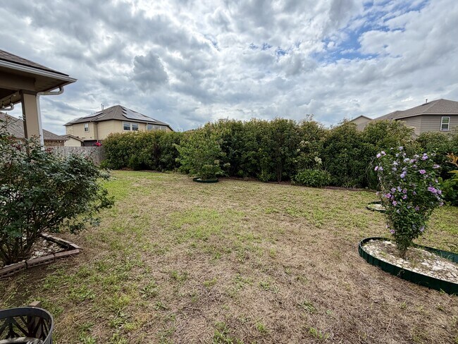Building Photo - 646 Ridge Lawn Dr