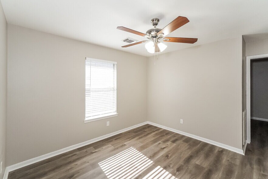 Building Photo - 3615 Rolling Springs Ln