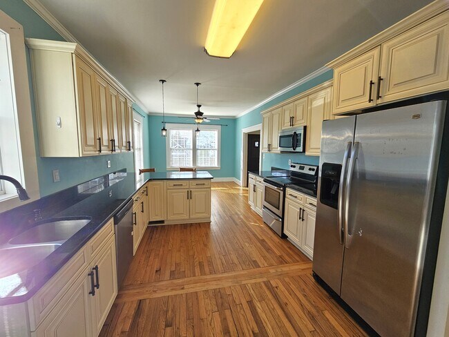 Building Photo - 23 McAdoo Ave