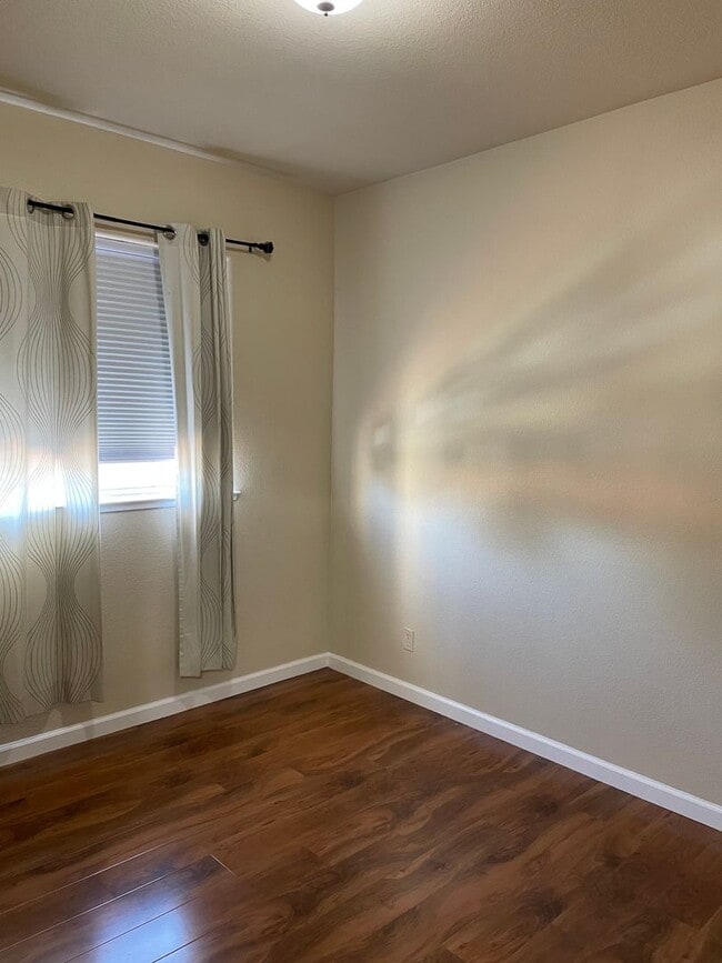 Building Photo - NICE TWO STORY IN WEST ROSEVILLE NEAR SCHO...