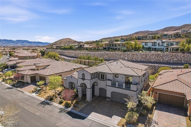 Building Photo - 11 Grand Masters Dr