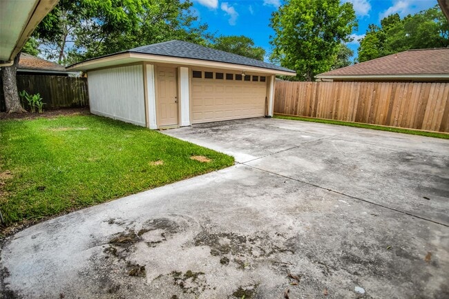 Building Photo - 1715 Capstan Rd