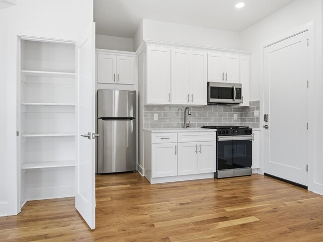 Building Photo - 858 West Side Ave