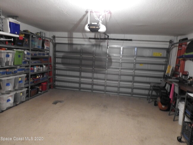 Building Photo - 1664 La Maderia Dr