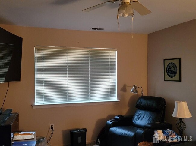 Building Photo - 213 Nathan Dr