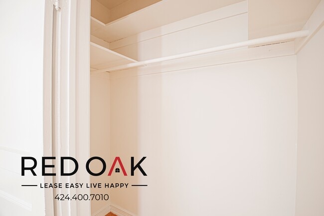 Building Photo - 1828-1850 N Edgemont Street