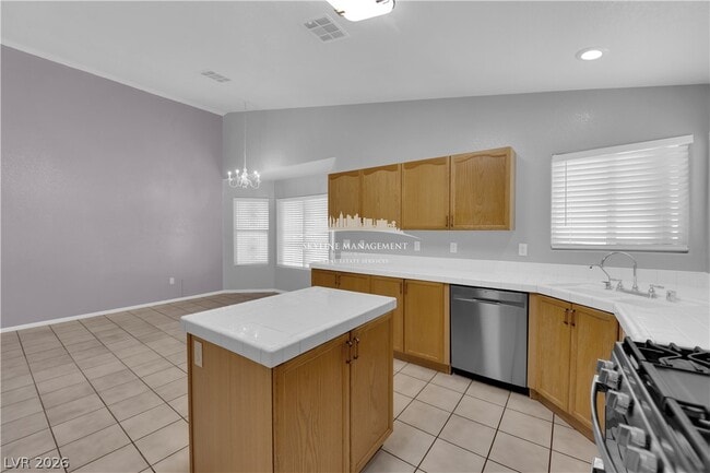 Building Photo - 1918 Double Delight Ave