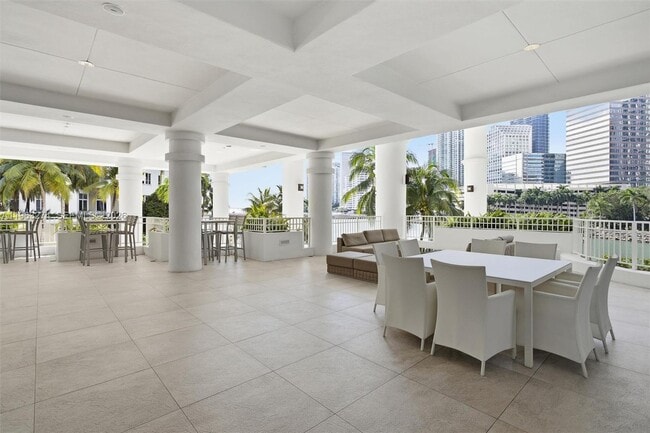 Building Photo - 801 Brickell Key Blvd