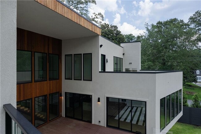 Building Photo - 3566 Cantrell Rd NE