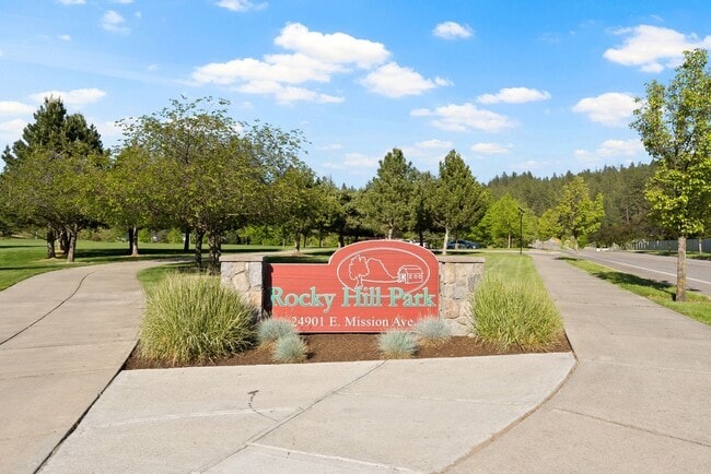 Building Photo - 1790 N Winchester St