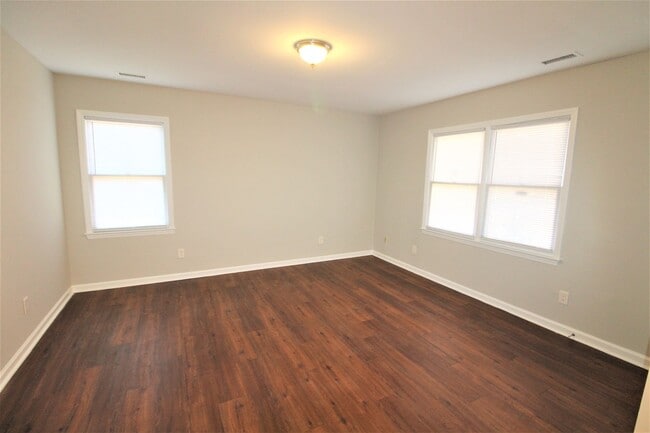 Building Photo - Move-In Ready Ranch Minutes from Plaza Midwood, NoDa & Uptown