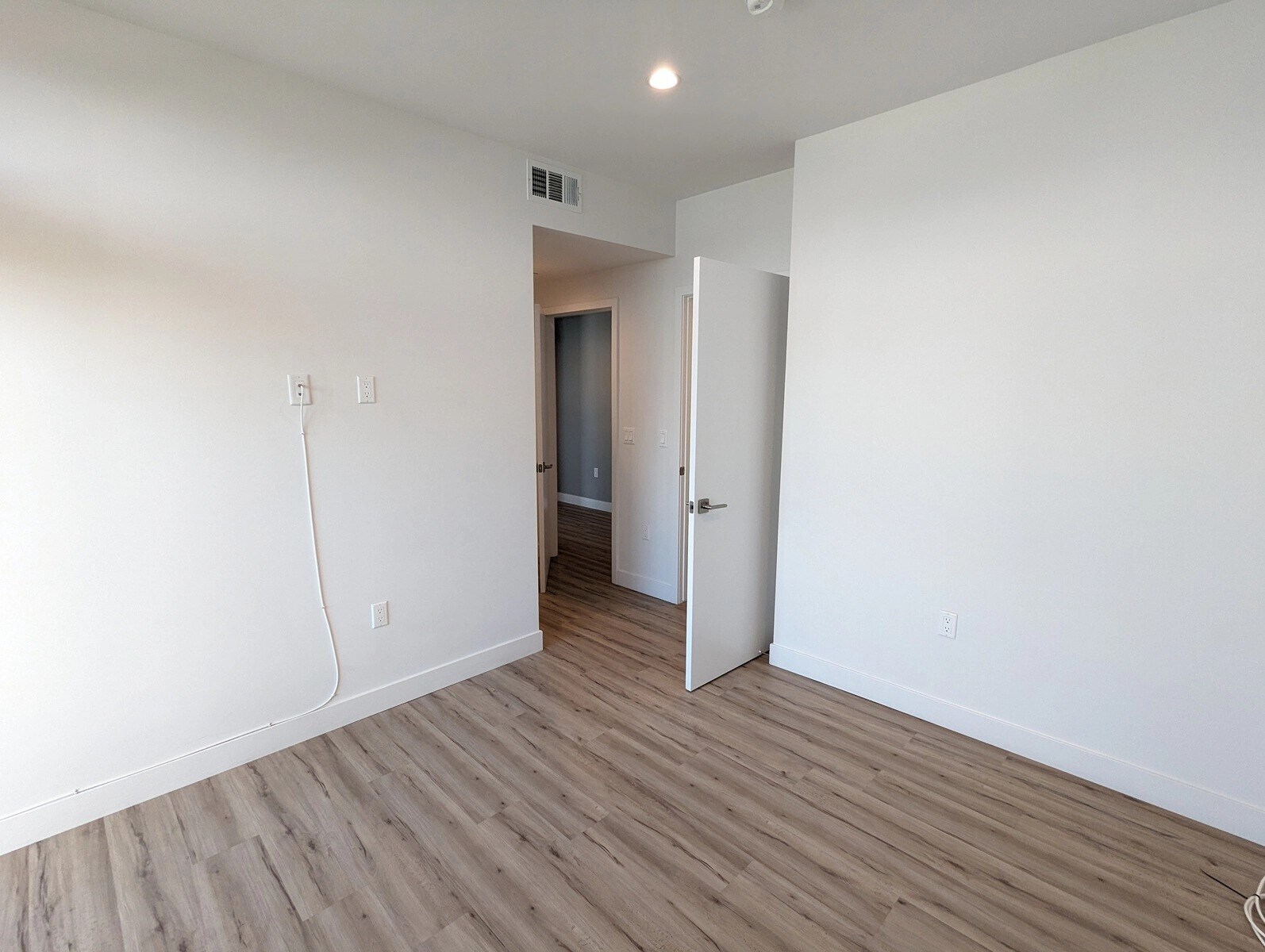 Building Photo - 338 Mariposa Ave