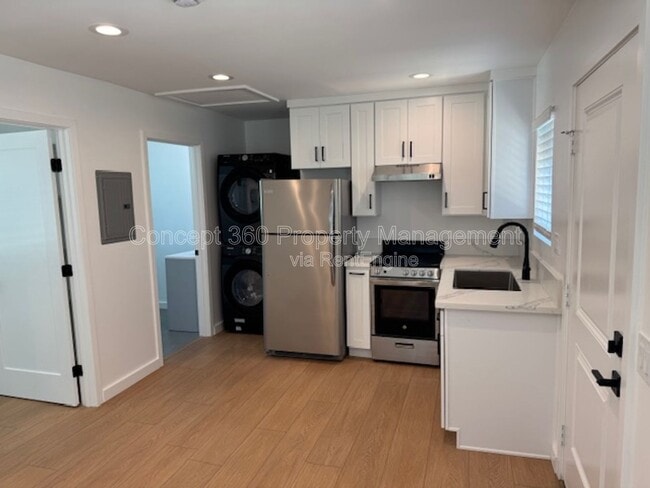Building Photo - 5300 Glasgow Ct