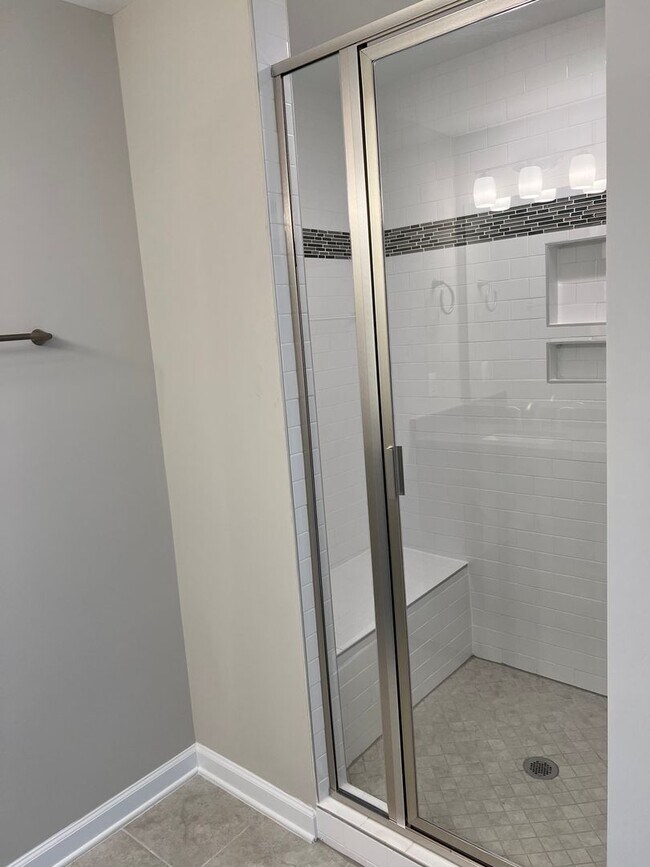 Building Photo - Townhouse for Rent in Preston Lake  *****F...