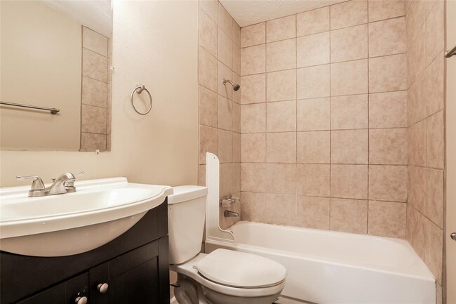 Building Photo - 4514 Rosegate Dr