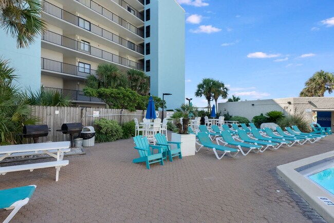 Building Photo - 8817 S Thomas Dr