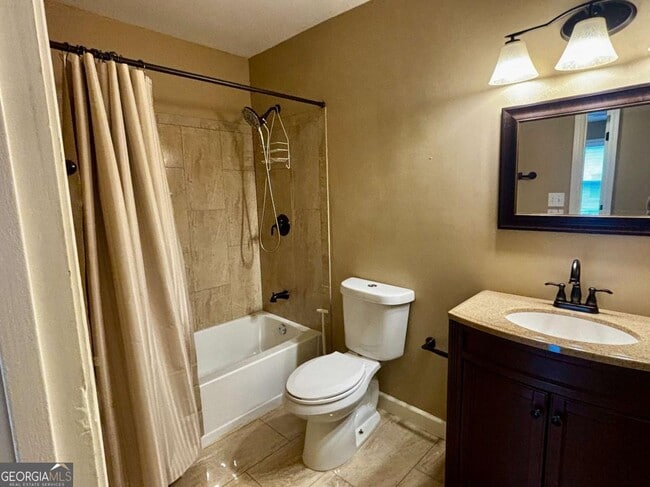 Building Photo - 125 Lantern Ridge Ct