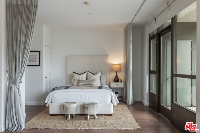 Building Photo - 13045 Pacific Promenade