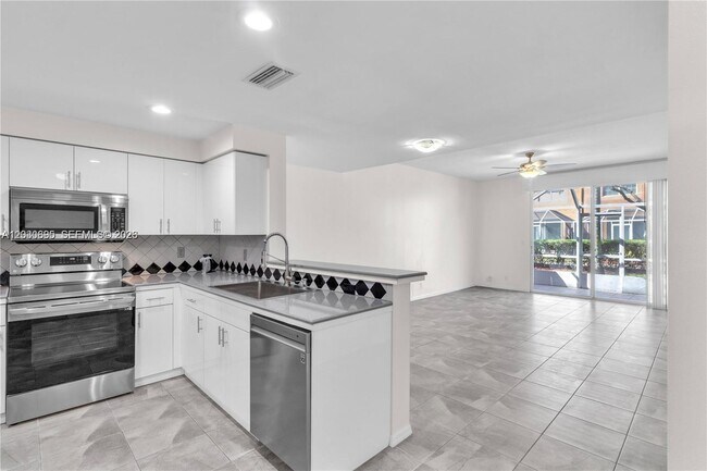 Building Photo - 1393 Barcelona Way