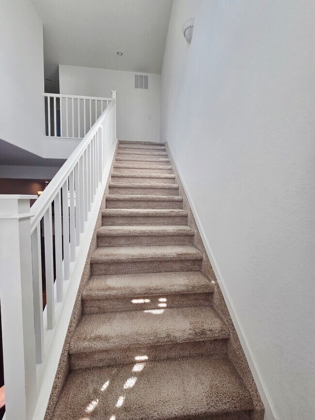 Building Photo - 5435 W 97th Ave