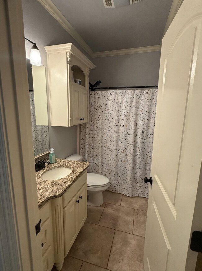 Building Photo - 769 Dumaine Dr