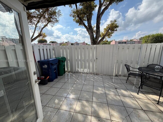 Building Photo - 6272 SW 139th Ave