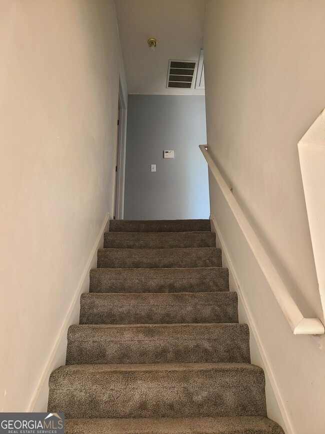 Building Photo - 165 Concord Terrace