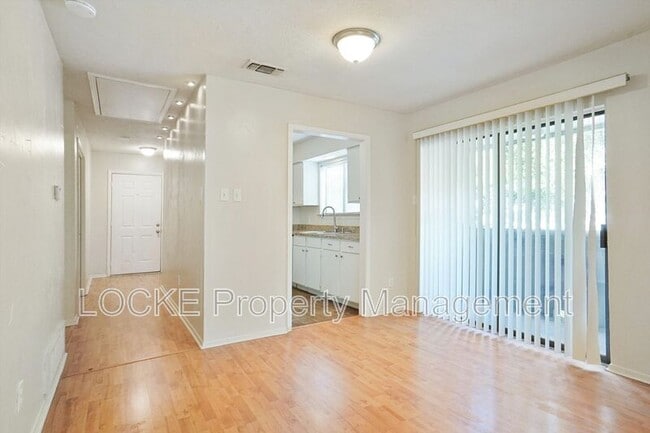 Building Photo - 4908 Byers Ave