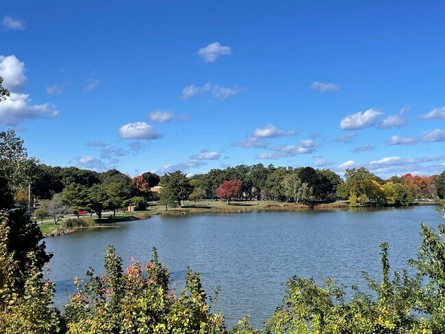 Building Photo - 18 Gould St
