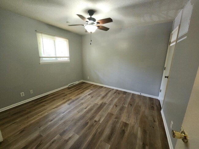 Building Photo - 5485 S Bethel Church Rd
