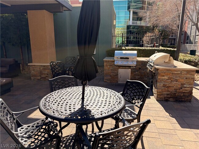 Building Photo - 44 E Serene Ave