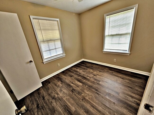 Building Photo - 3BR House - Courtland