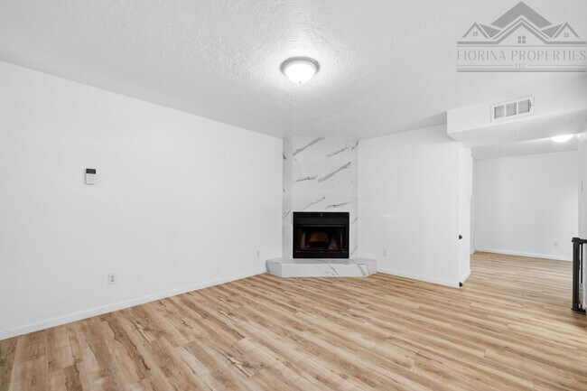 Building Photo - 1468 Acequia Borrada
