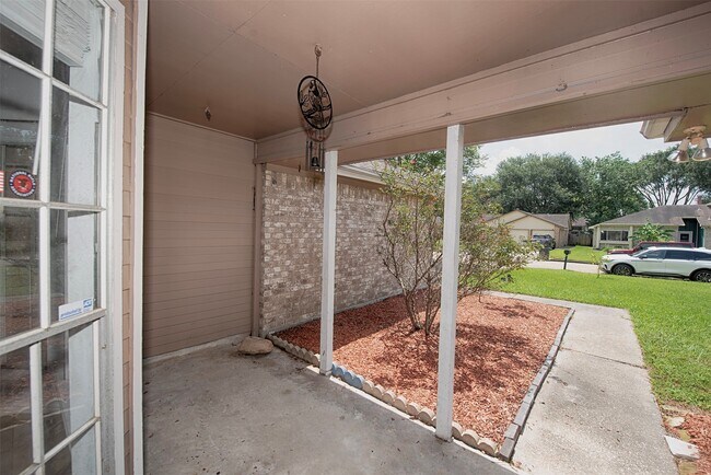 Building Photo - 2914 Tarpon Dr