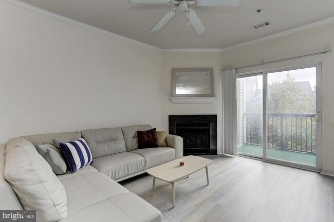 Building Photo - 5105 Travis Edward Way