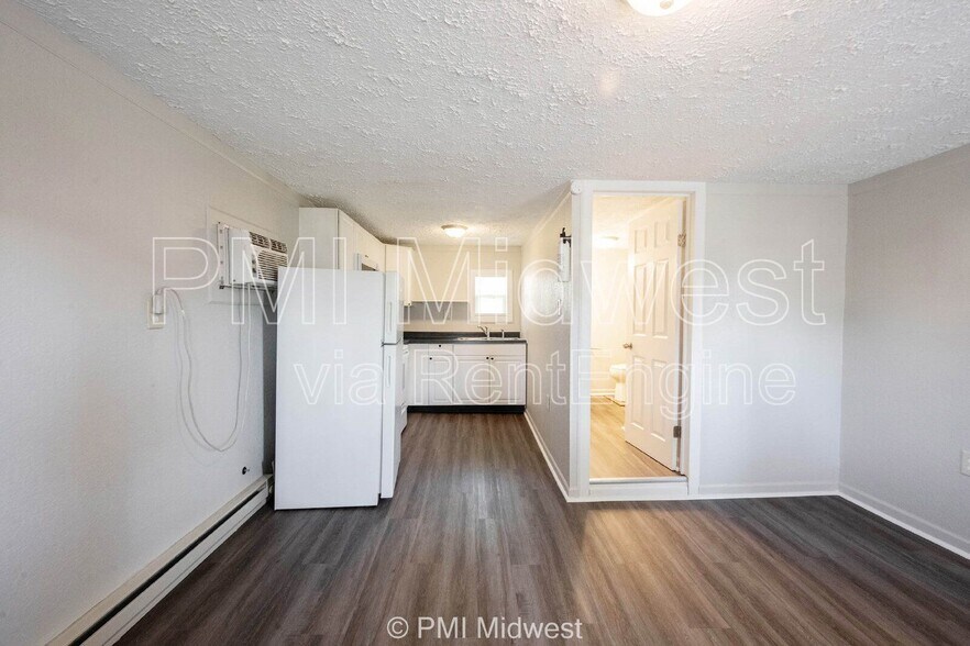 Building Photo - 2142 US-40