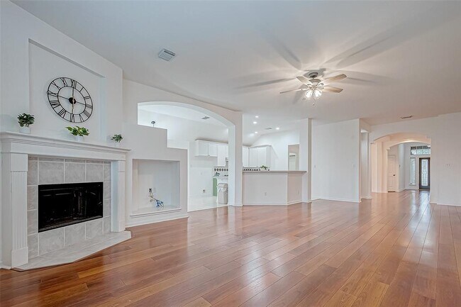 Building Photo - 3655 Heritage Colony Dr
