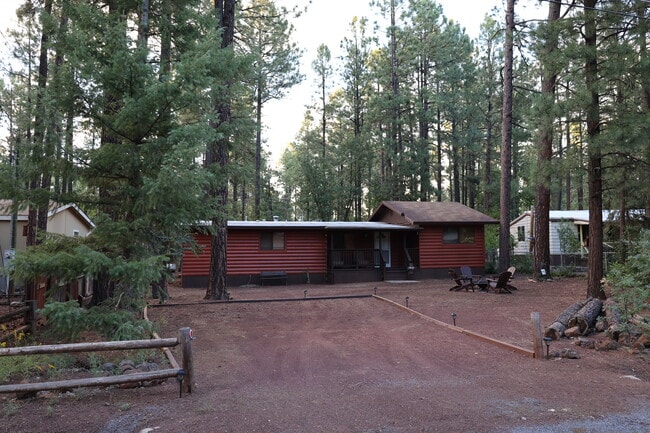 Building Photo - 1910 Sierra Pine Loop
