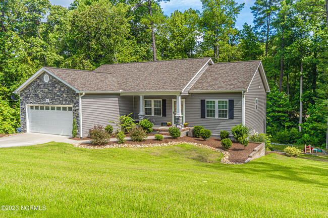 Building Photo - 55 Bridle Path Cir